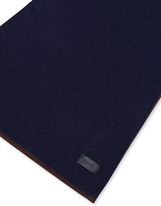 Schal aus zweifarbiger Wollmischung. Photo 3