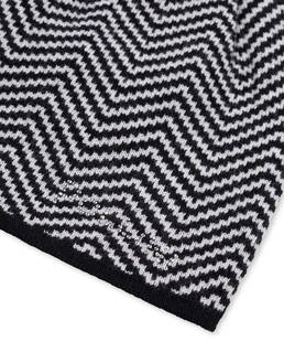 Weiche Mütze aus Wollmischung mit Chevron-Druck Photo 3